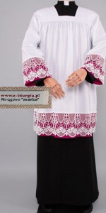 Sobrepeliz com guipura - altura 18cm - Sobrepeliz de prelado - Dresses para prelados - ParamentosLiturgicos.pt